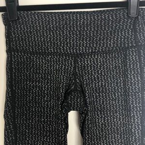 Athleta l Black & White Zig Zag Leggings